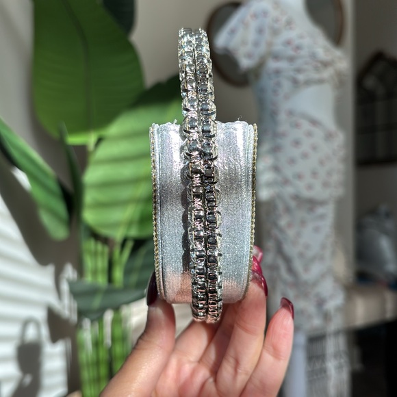 💎💎💎NWT Mini Diamond Circle Clutch 💎💎💎 - Picture 5 of 15